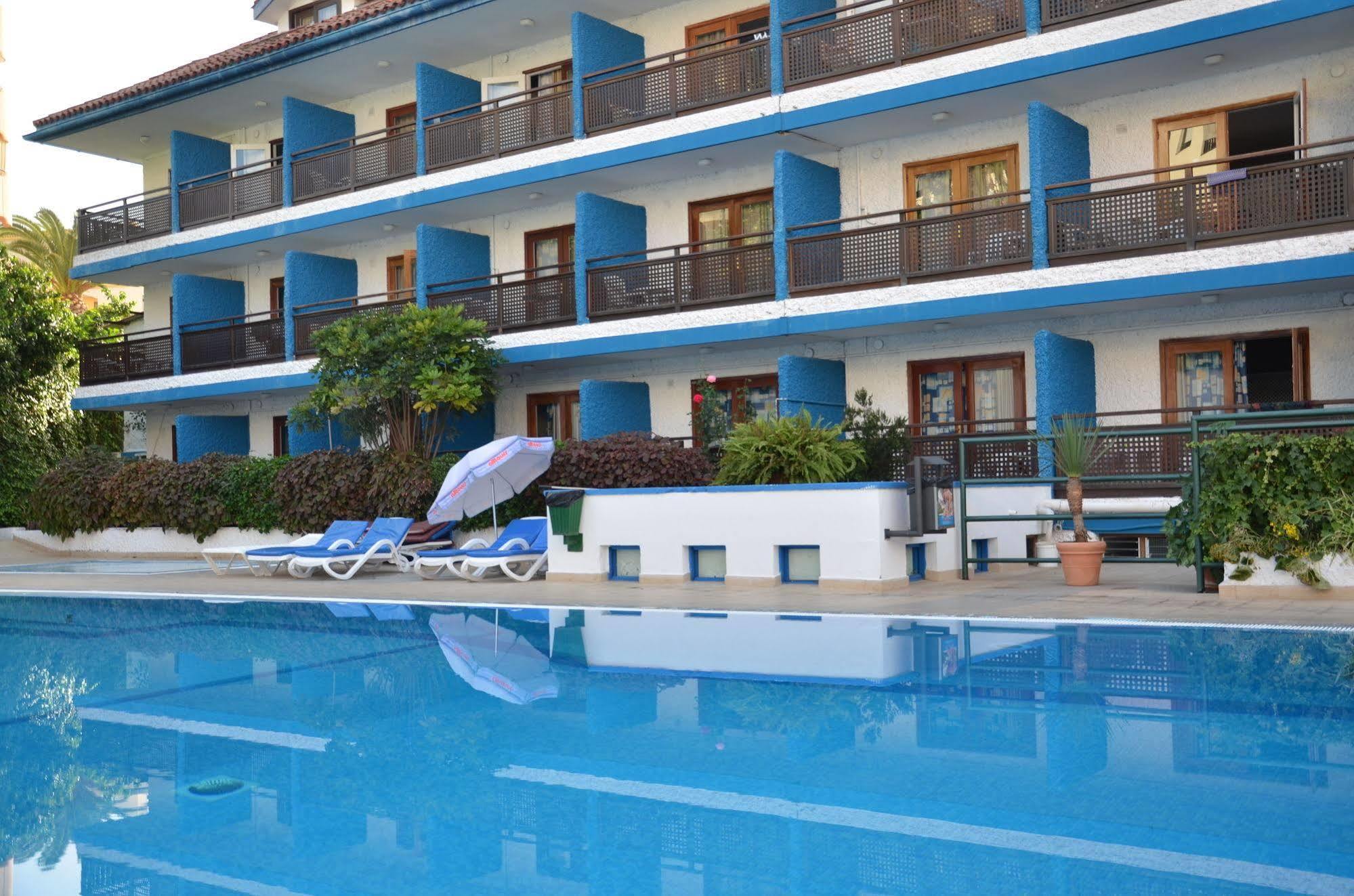 Aparthotel Pez Azul 3*